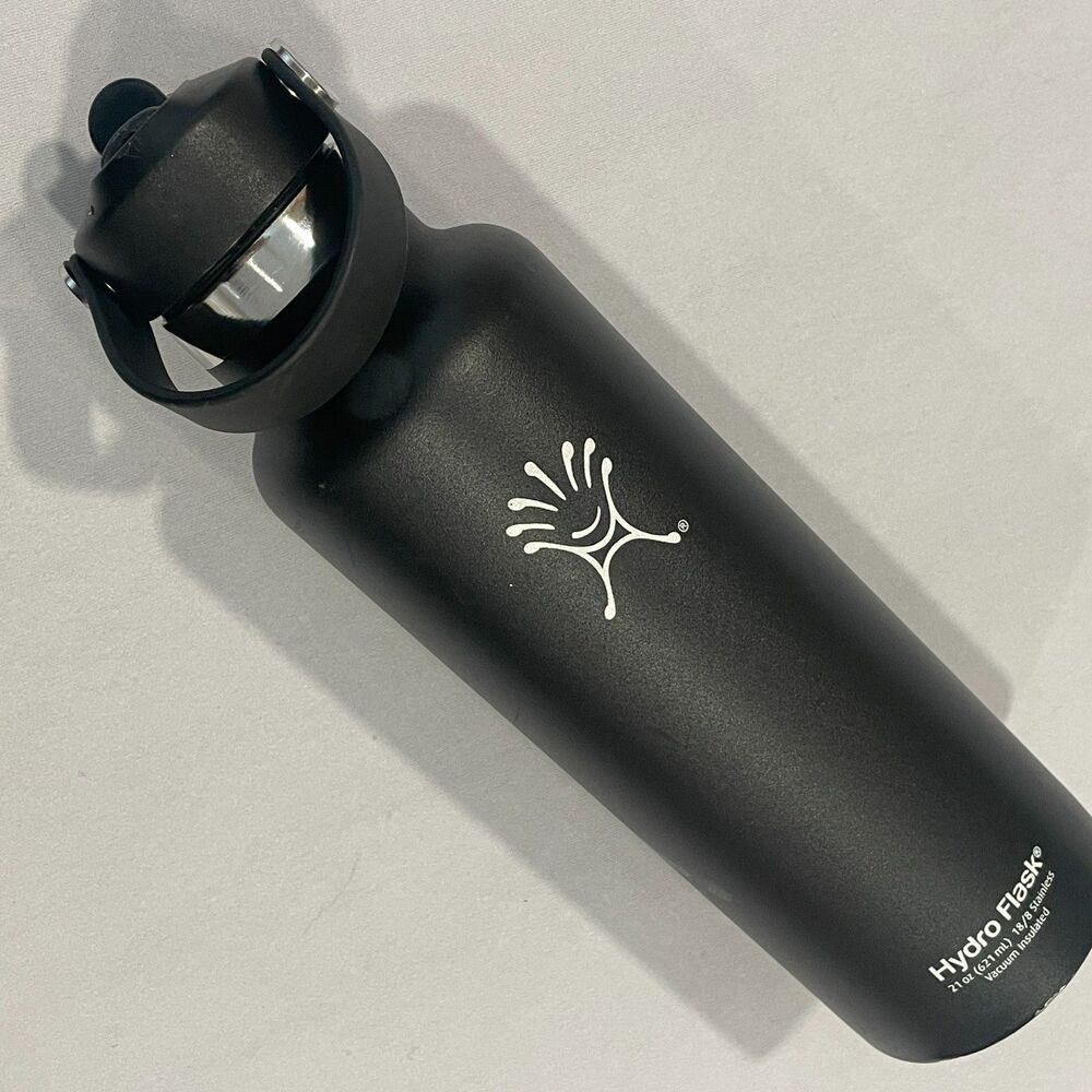 ~ Hydro Flask 21oz Black, standard mouth,  black flex loop cap lid, insulated